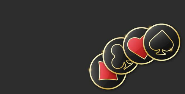 Casinobolds website homepage showing casino reviews, slot guides, sports betting and poker news for online players